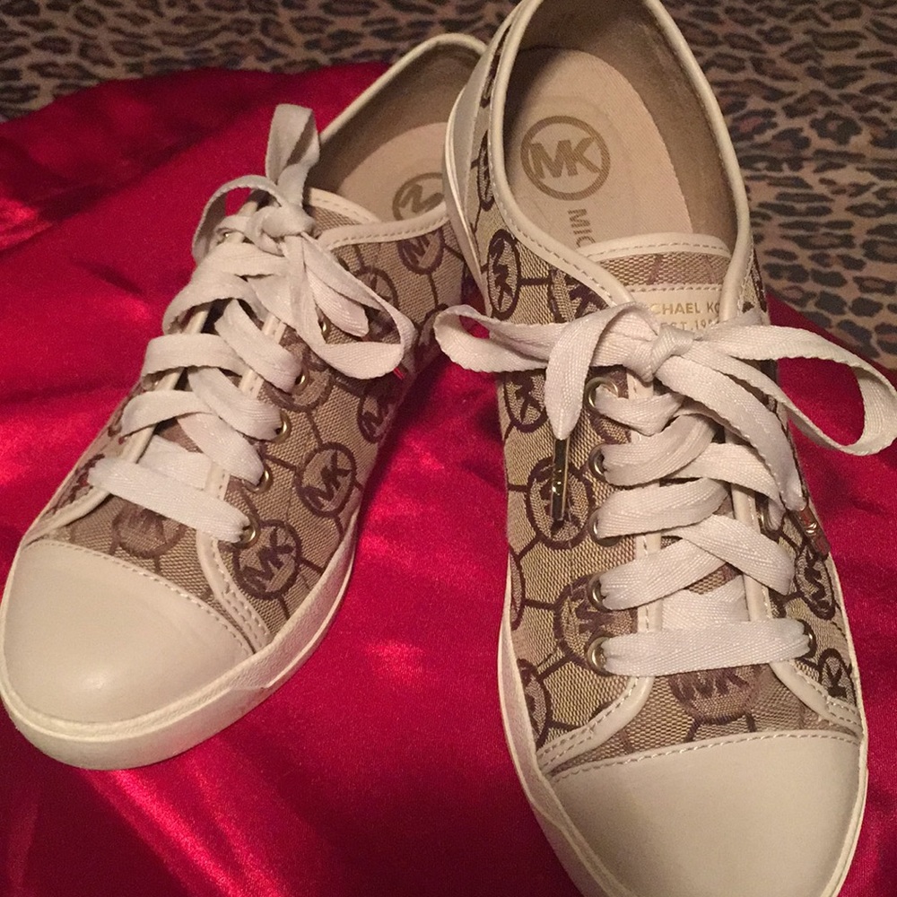 Michael Kors brown logo white leather sneakers 7.5